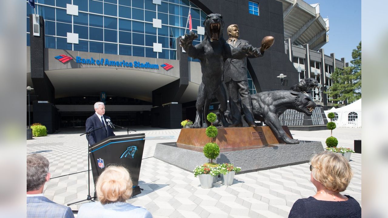 Panthers unveil statue of owner Jerry Richardson