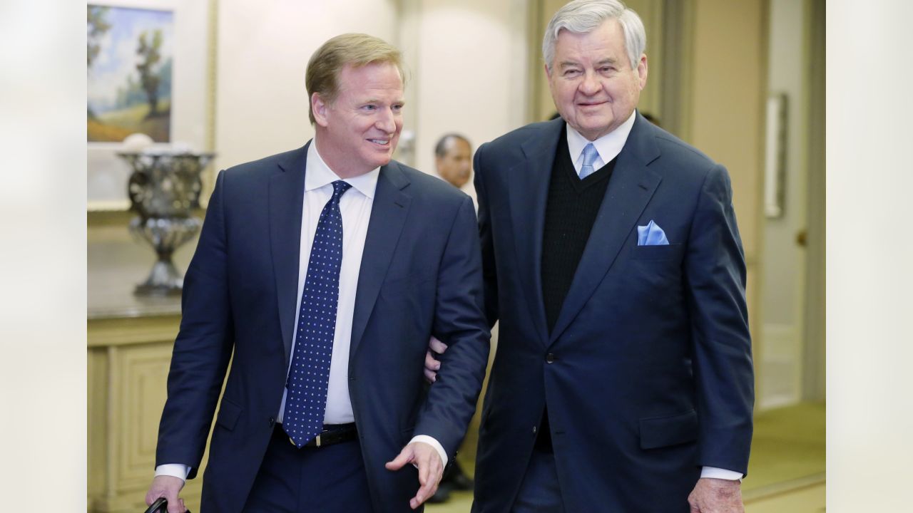 Timeline of Panthers owner Jerry Richardson's life, career