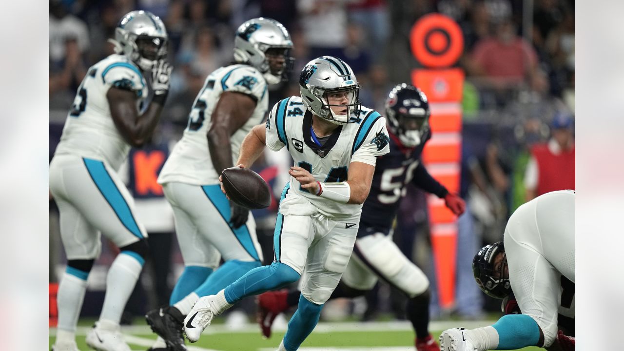 Sam Darnold has two touchdowns as Carolina Panthers beat Houston