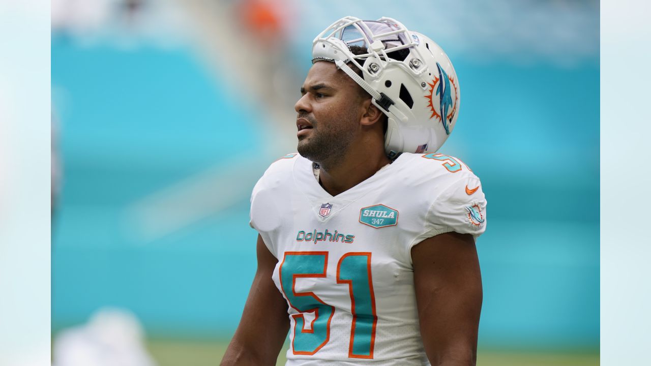 Kamu Grugier-Hill signs with the Dolphins after a stint with the Eagles.