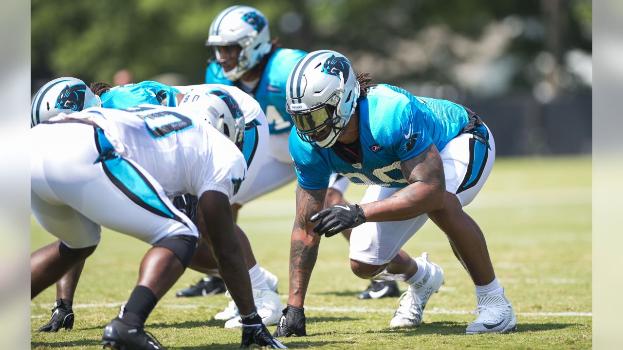 NFL, Julius Peppers returns to Carolina Panthers, 03.10.17