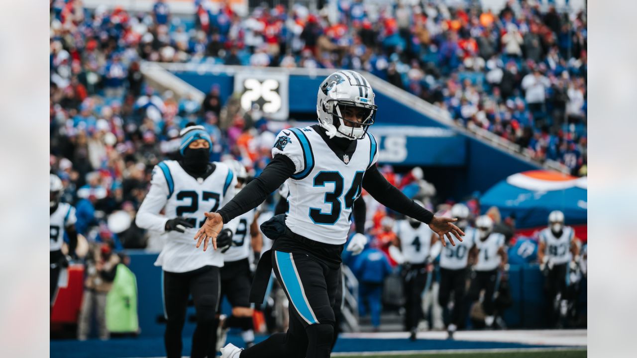 Carolina Panthers safety Sean Chandler (34) runs for the play during an NFL  football game against the Cincinnati Bengals, Sunday, Nov. 6, 2022, in  Cincinnati. (AP Photo/Emilee Chinn Stock Photo - Alamy