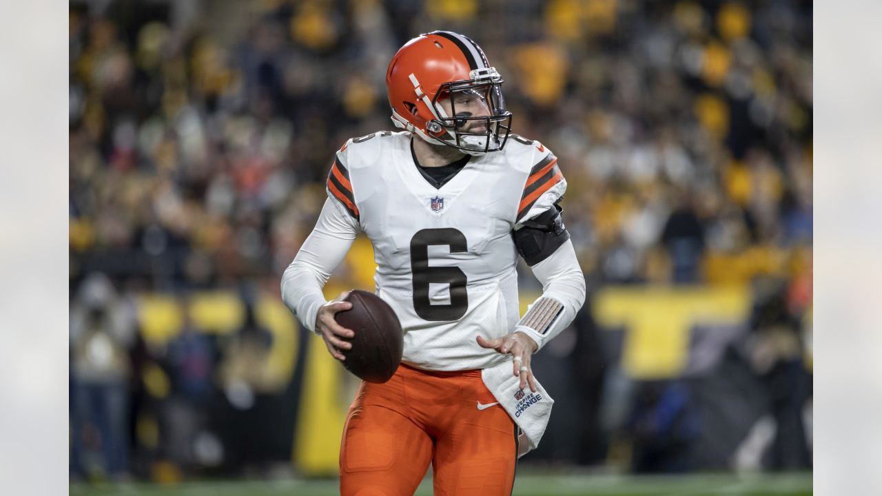 Panthers agree to trade for Baker Mayfield