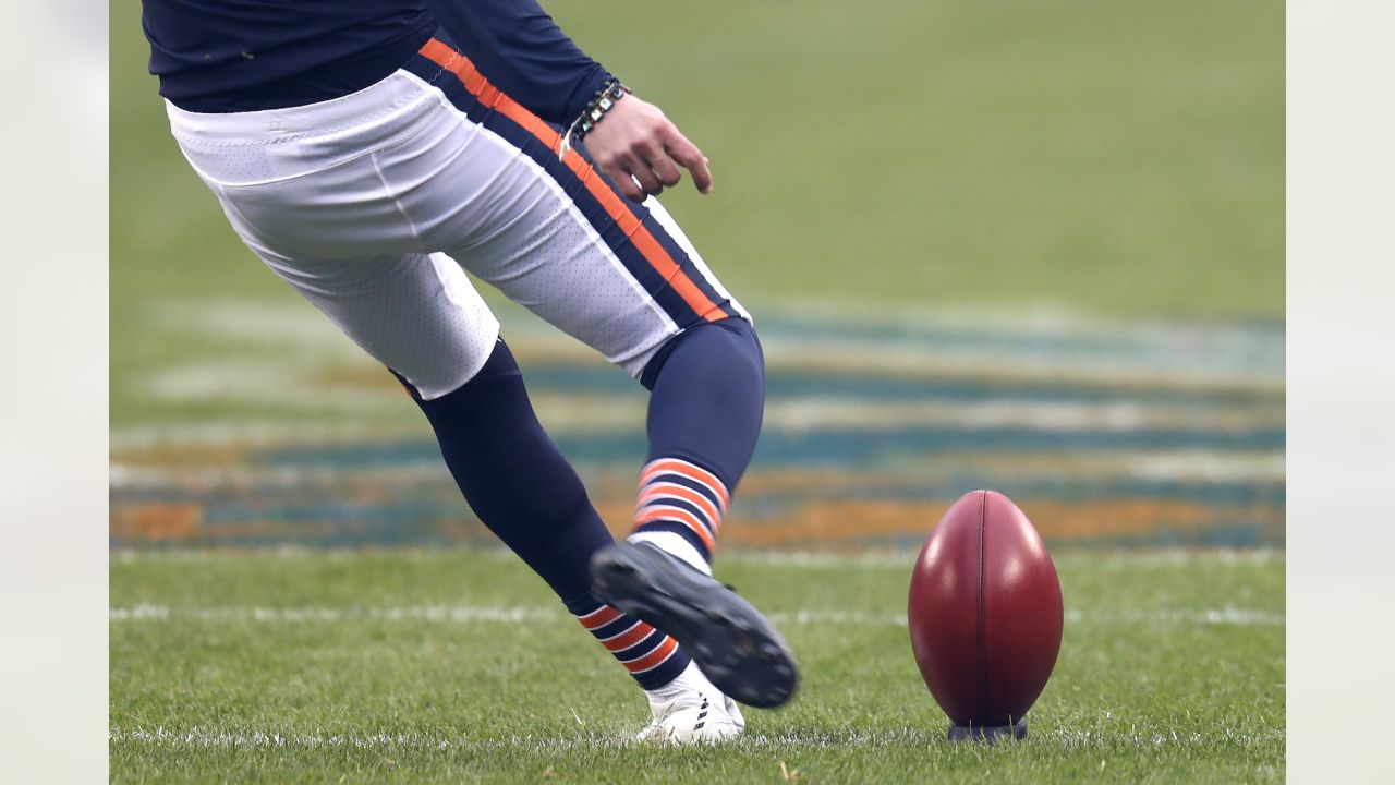 Pineiro's 53-yard field goal lifts Bears past Broncos 16-14