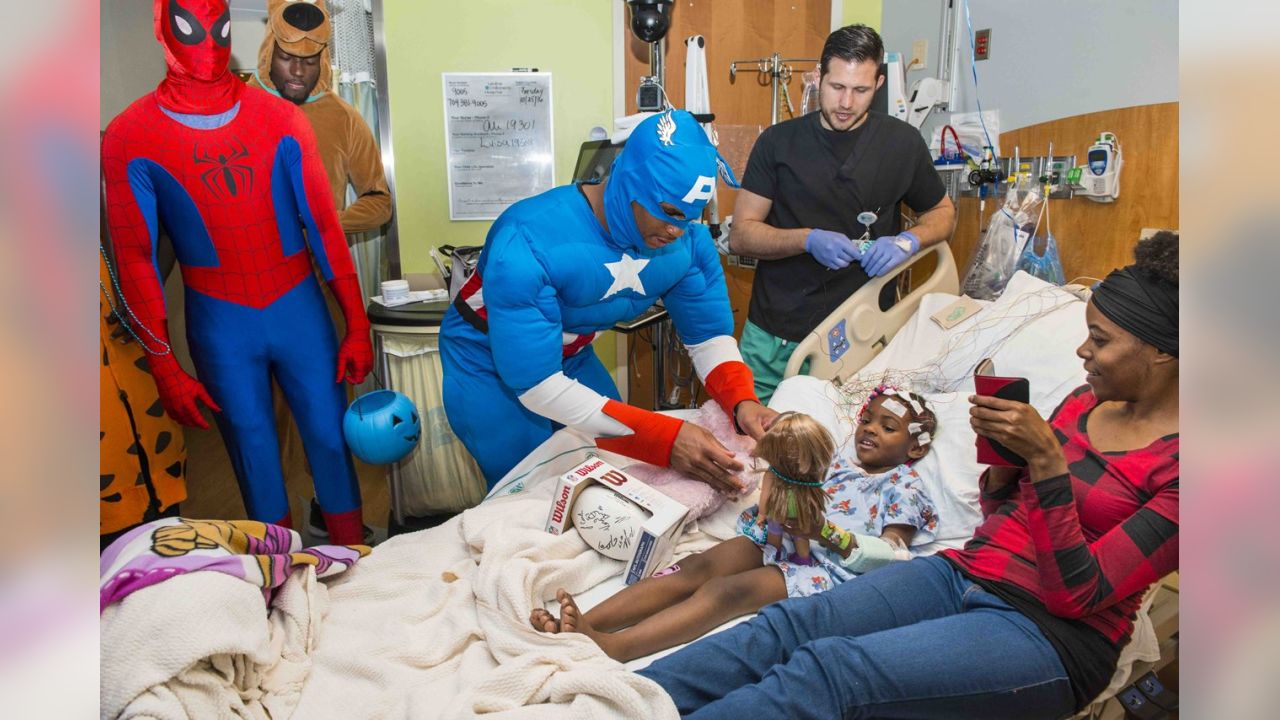 Carolina Panthers Stars Visit Children's Hospital in Halloween Costumes -  ABC News