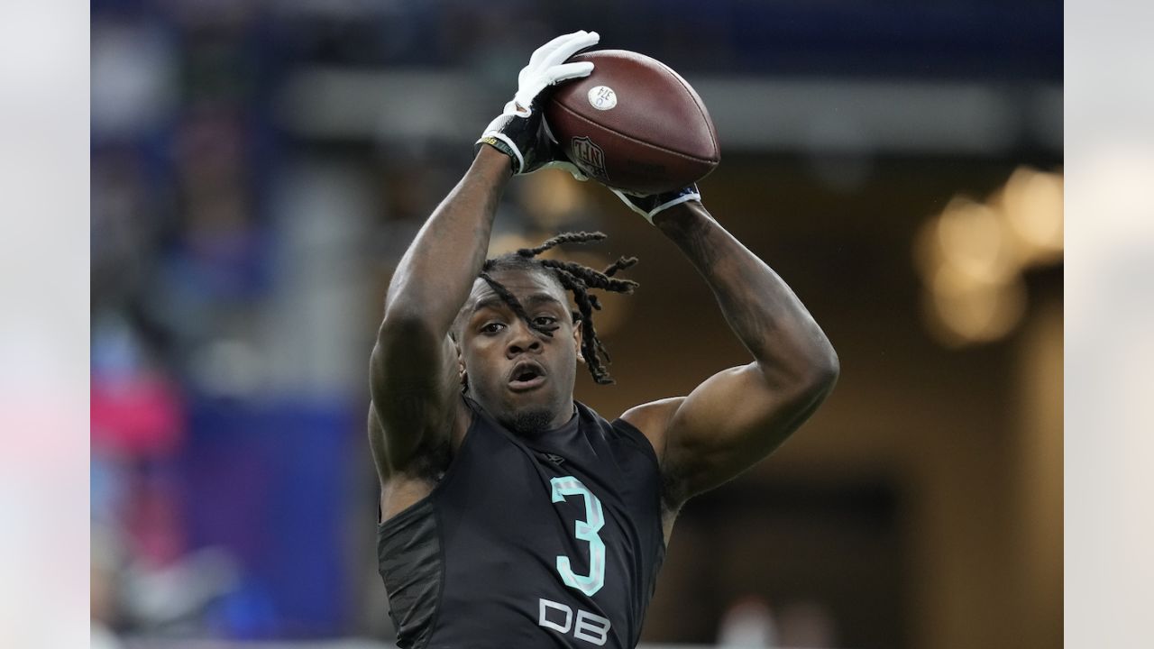 Panthers select Kalon Barnes with No. 242 pick in 2022 NFL Draft - Cat  Scratch Reader