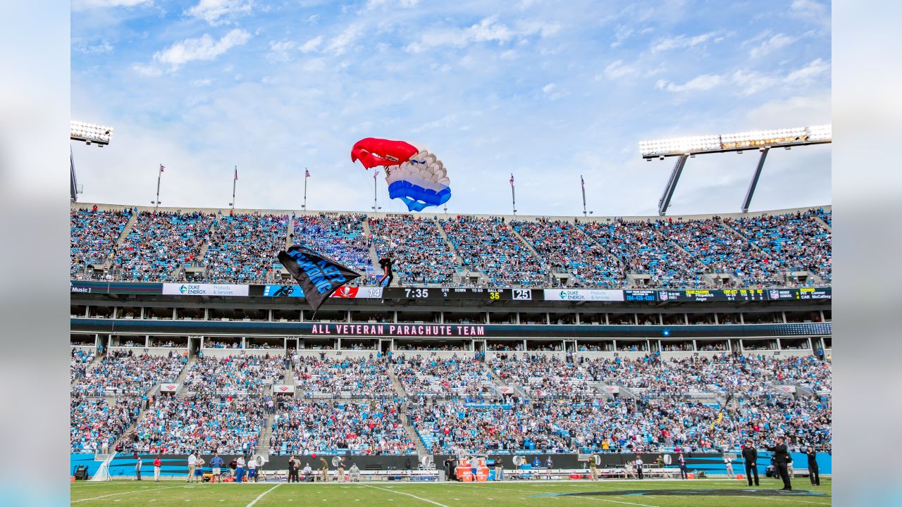 Skydiving into MNF at Bank of America Stadium