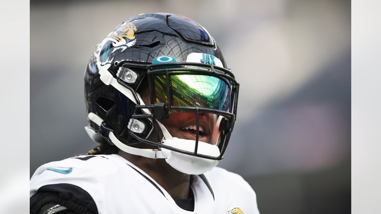 Panthers trade for Jaguars WR Laviska Shenault Jr. 