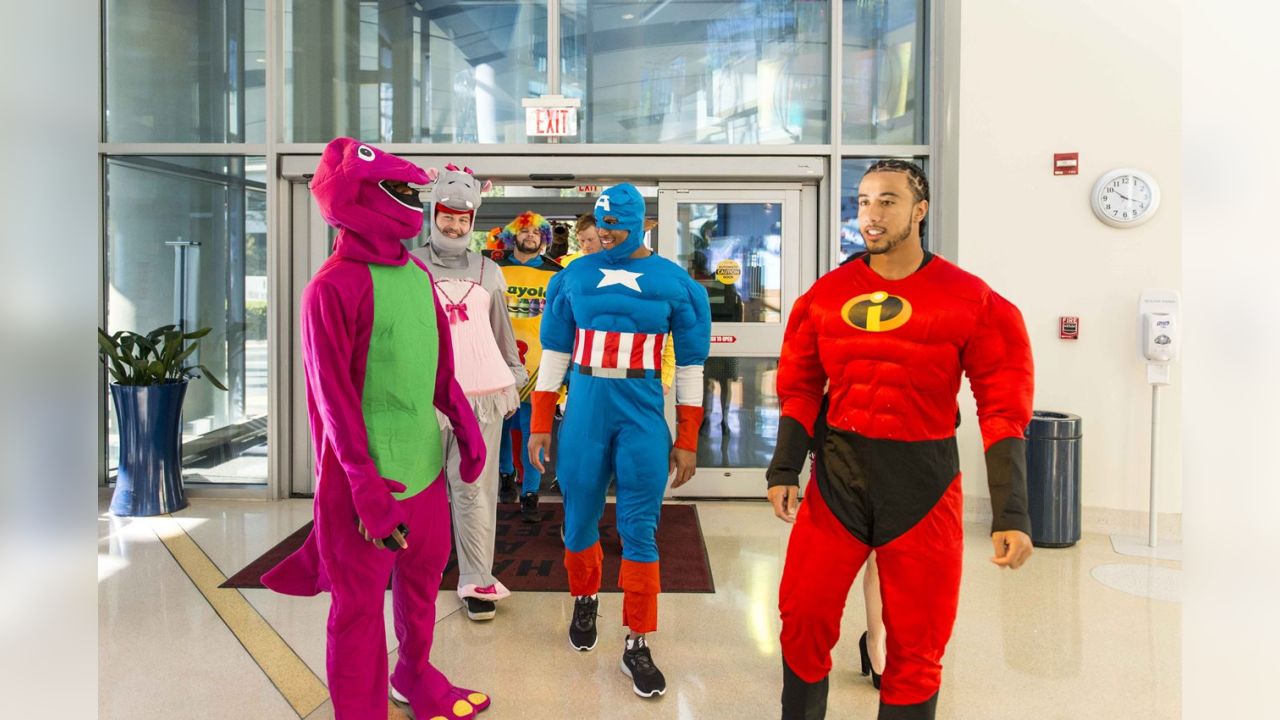 Carolina Panthers Stars Visit Children's Hospital in Halloween Costumes -  ABC News