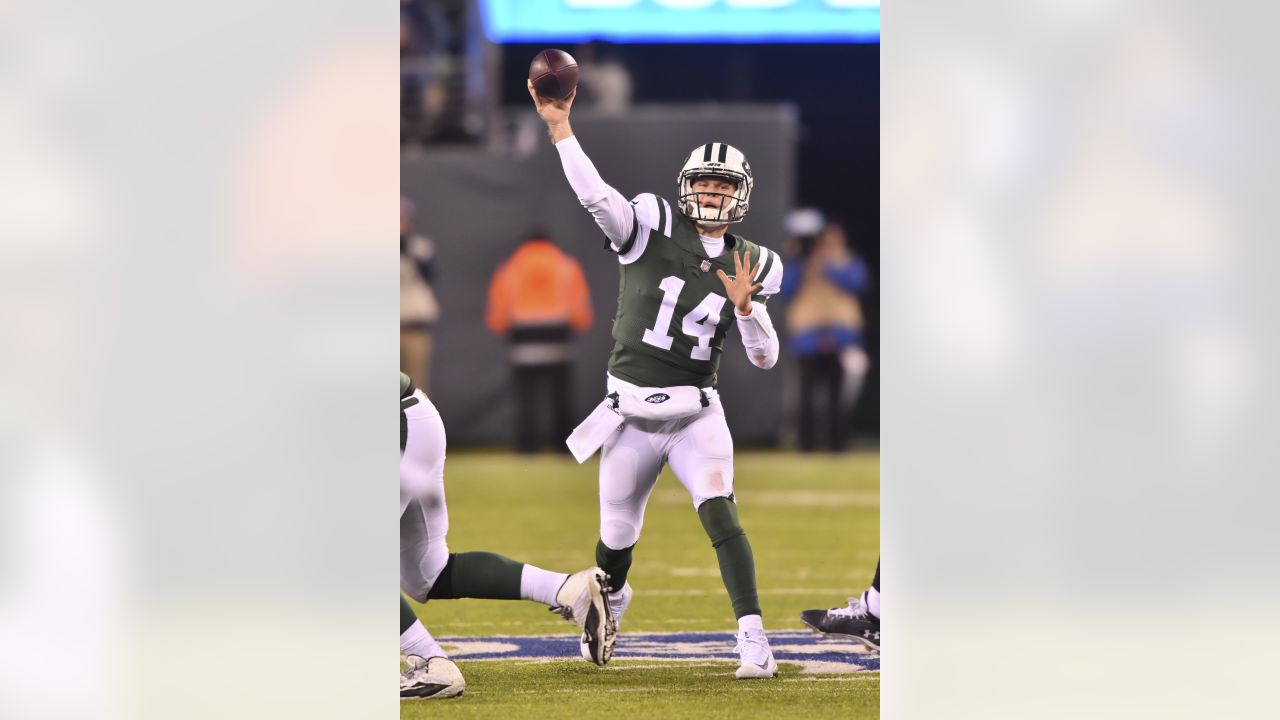 Why did the Jets trade Sam Darnold? Panthers QB's career rebirth comes  after hectic NY tenure