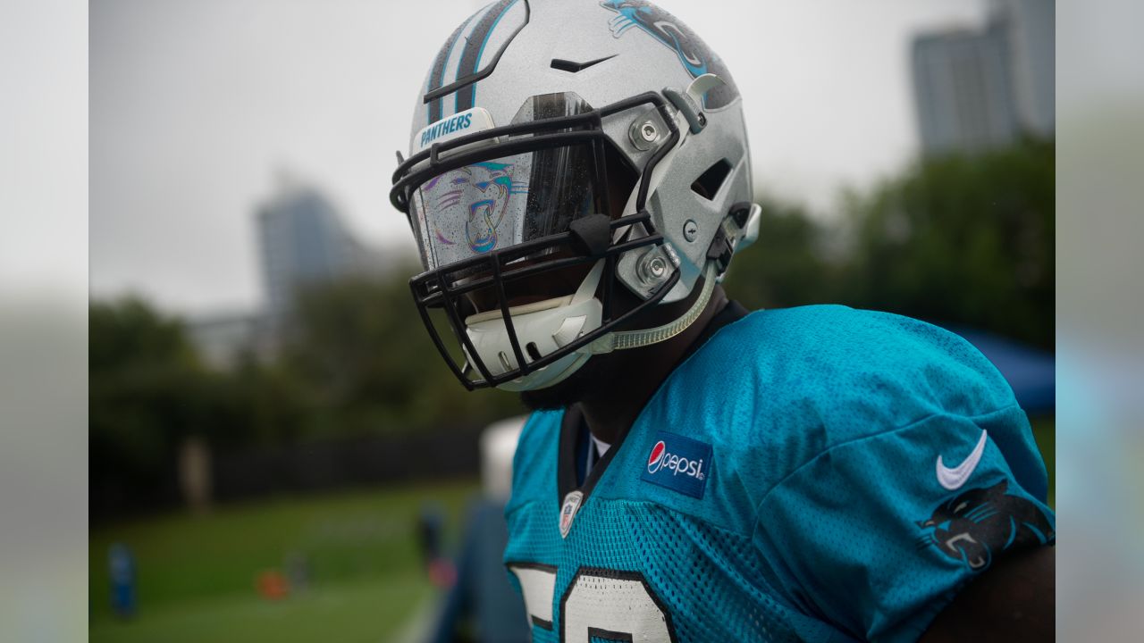 Carolina Panther Thomas Davis Connects Family and Community - Charlotte  Parent