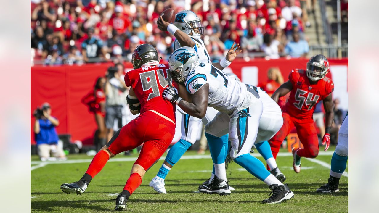 Report: Carolina Panthers sign star tackle Taylor Moton﻿ to 4-year