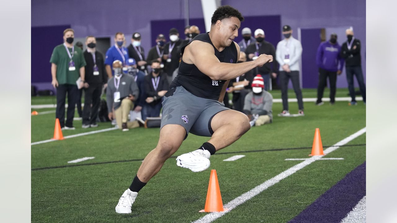 Northwestern lineman, Clements product Rashawn Slater declares for 2021 NFL  draft