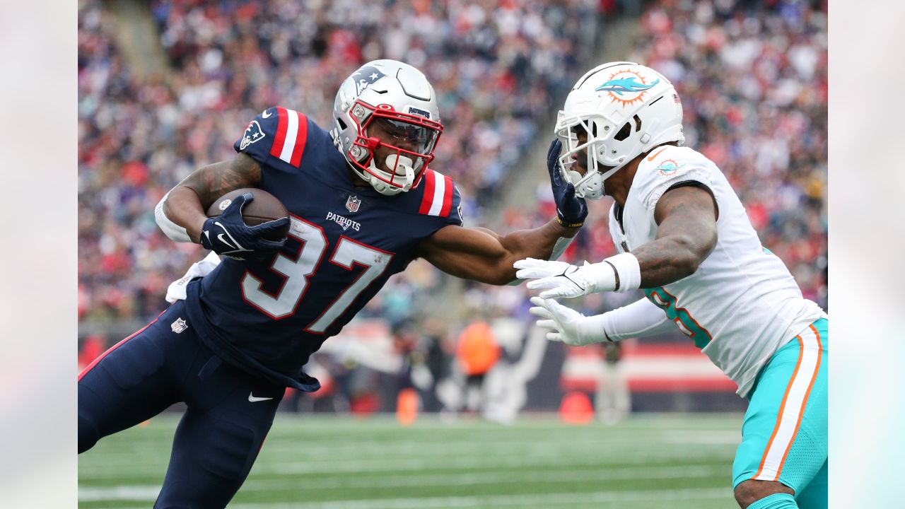 No. 4: Damian Harris' power and finesse proves to signal Patriots' RB1 for  years to come ' Bucky's Top 5 Rising Stars in the NFL