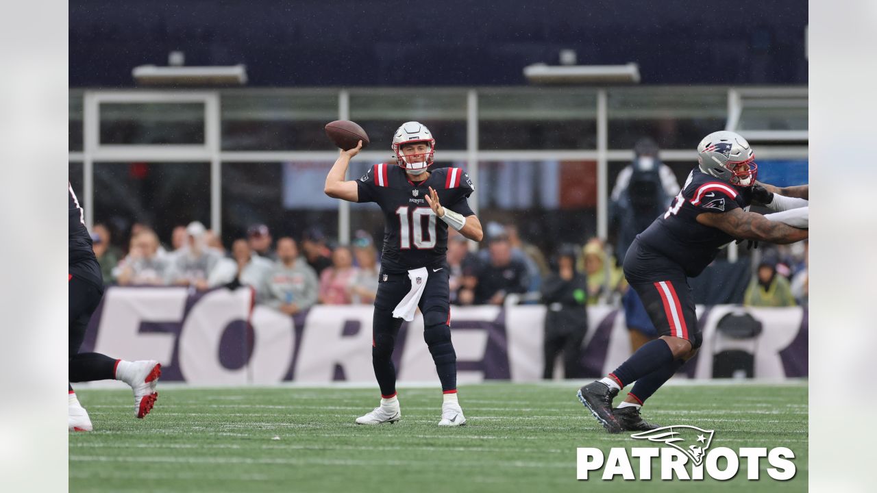 Tom Brady honored by New England Patriots, rings lighthouse bell ahead of  Eagles game