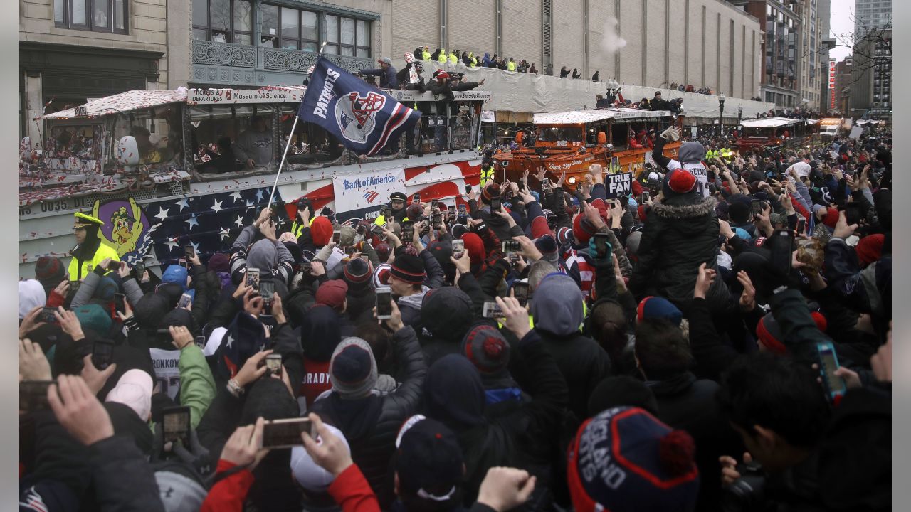 Tuesday's NFL: Patriots get rowdy during yet another Super Bowl parade