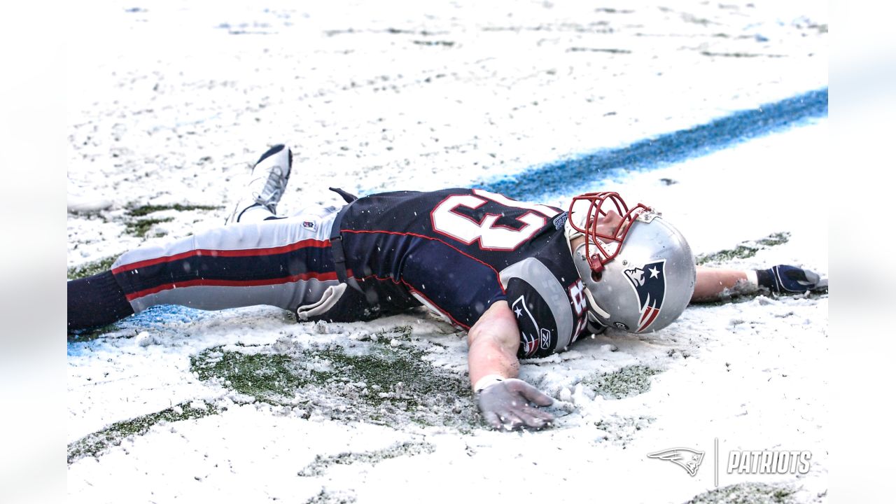 Throwback Photos: Patriots vs. Cardinals in the snow, presented by Empower