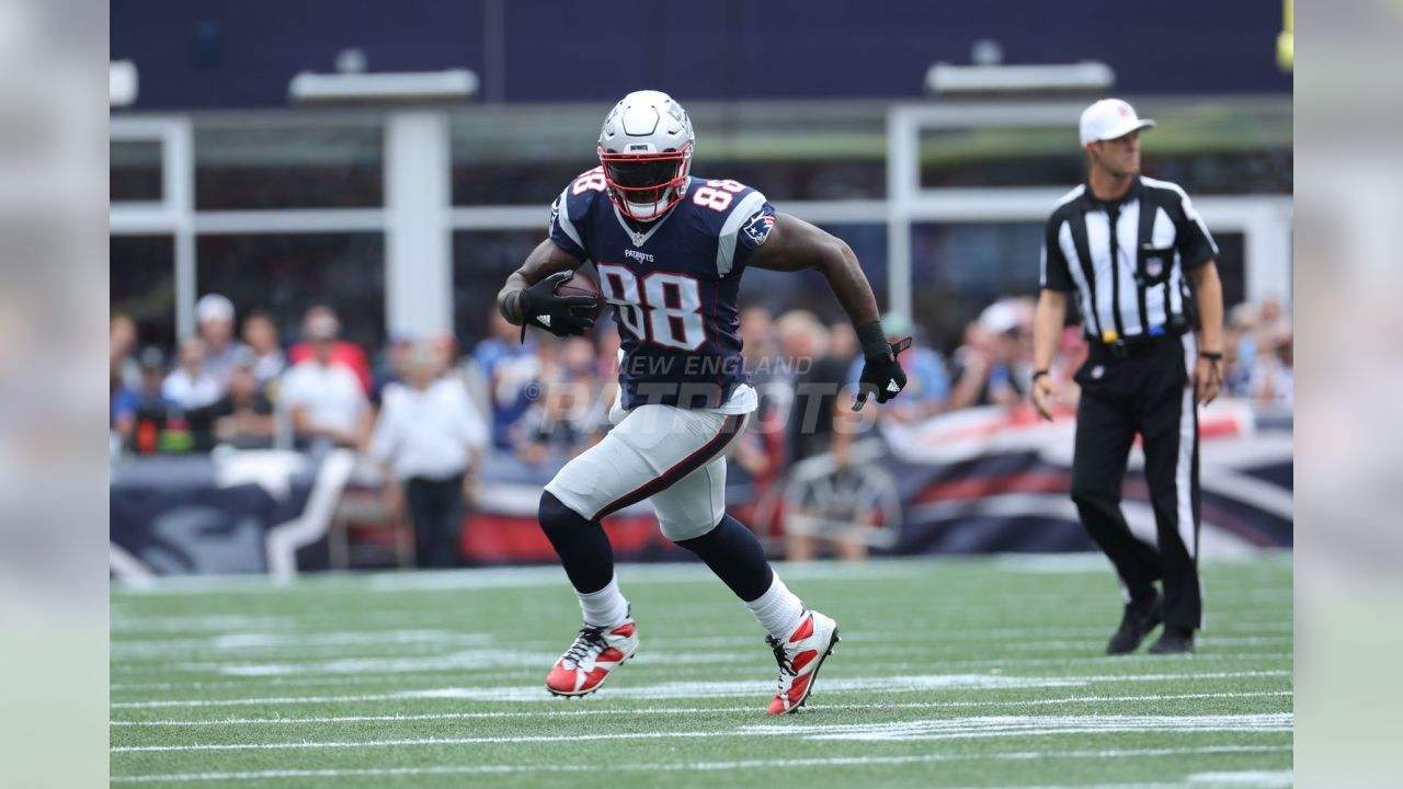 Martellus Bennett released by New England Patriots