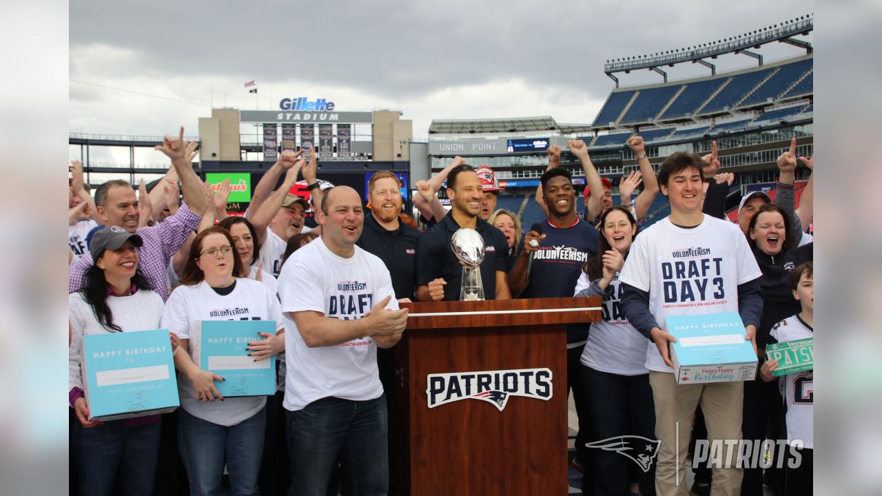 Marcus Jones's parents picked a great game to attend together at Gillette  Stadium - The Boston Globe