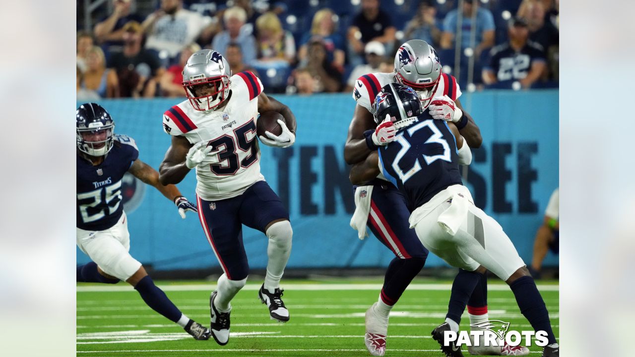 PHOTO GALLERY: Best Photos From Tennessee Titans' Preseason Game Against  New England Patriots - Sports Illustrated Tennessee Titans News, Analysis  and More