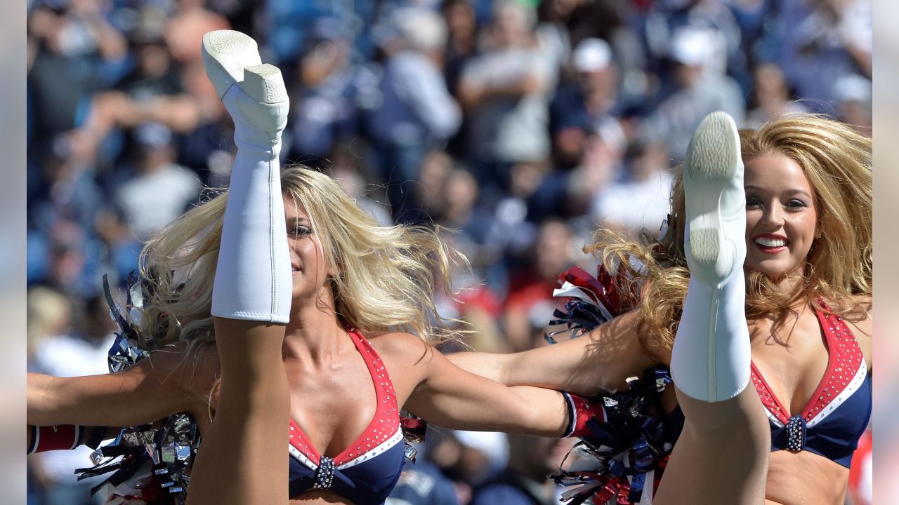 Dallas Cowboys Cheerleaders 2015 Training Camp Final Night – Pro Dance Cheer