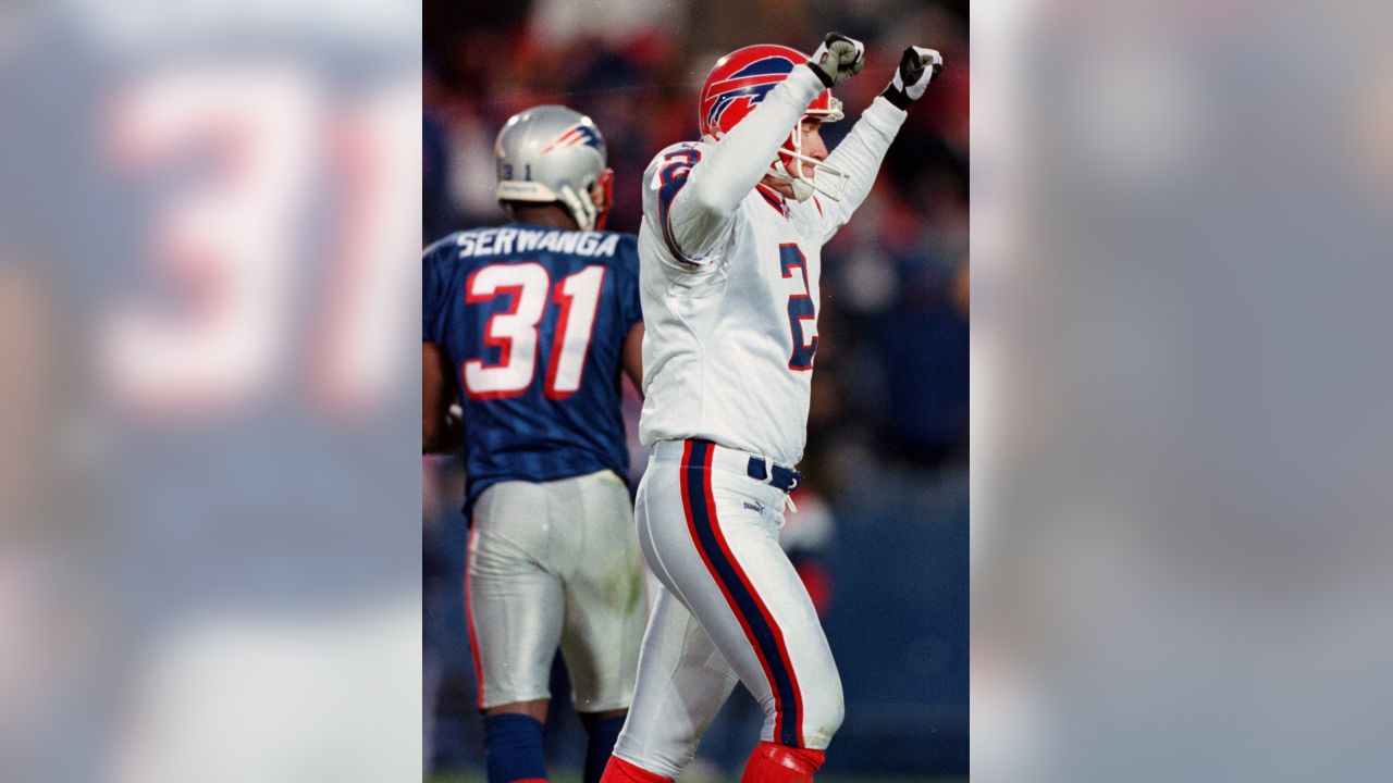 Buffalo Bills J.P. Losman prepares to throw a pass in the 2nd