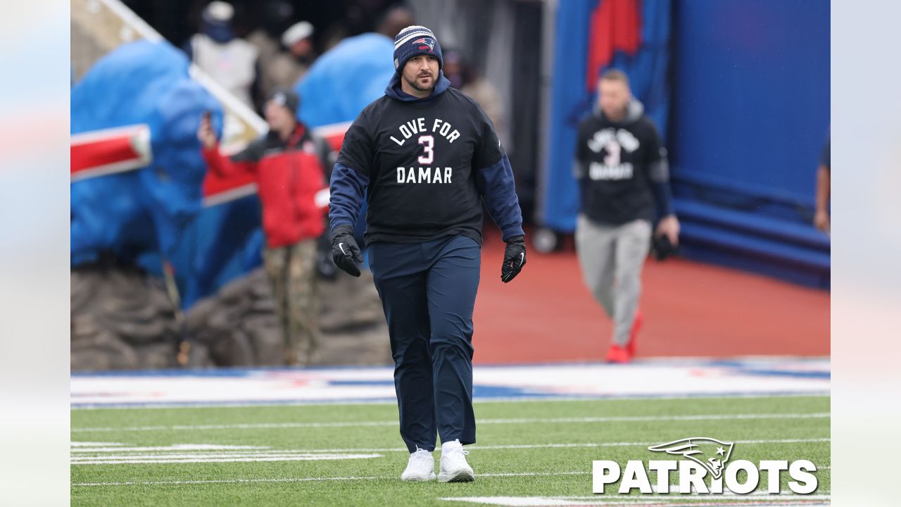 Photos: Patriots Players Wear 'Love For Damar' T-shirts Prior to Week 18  Game vs. Buffalo Bills