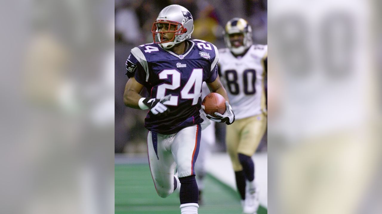 Super Bowl XXXVI - Patriots 20 SRams 17 - MVP Patriots QB Tom Brady