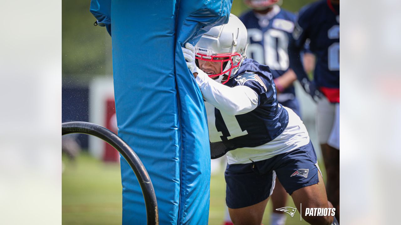 Rookie QB Jarrett Stidham learning the ropes at Patriots' minicamp