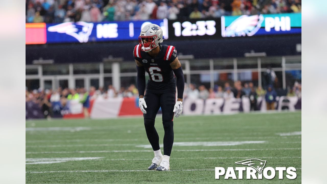 Tom Brady honored by New England Patriots, rings lighthouse bell ahead of  Eagles game