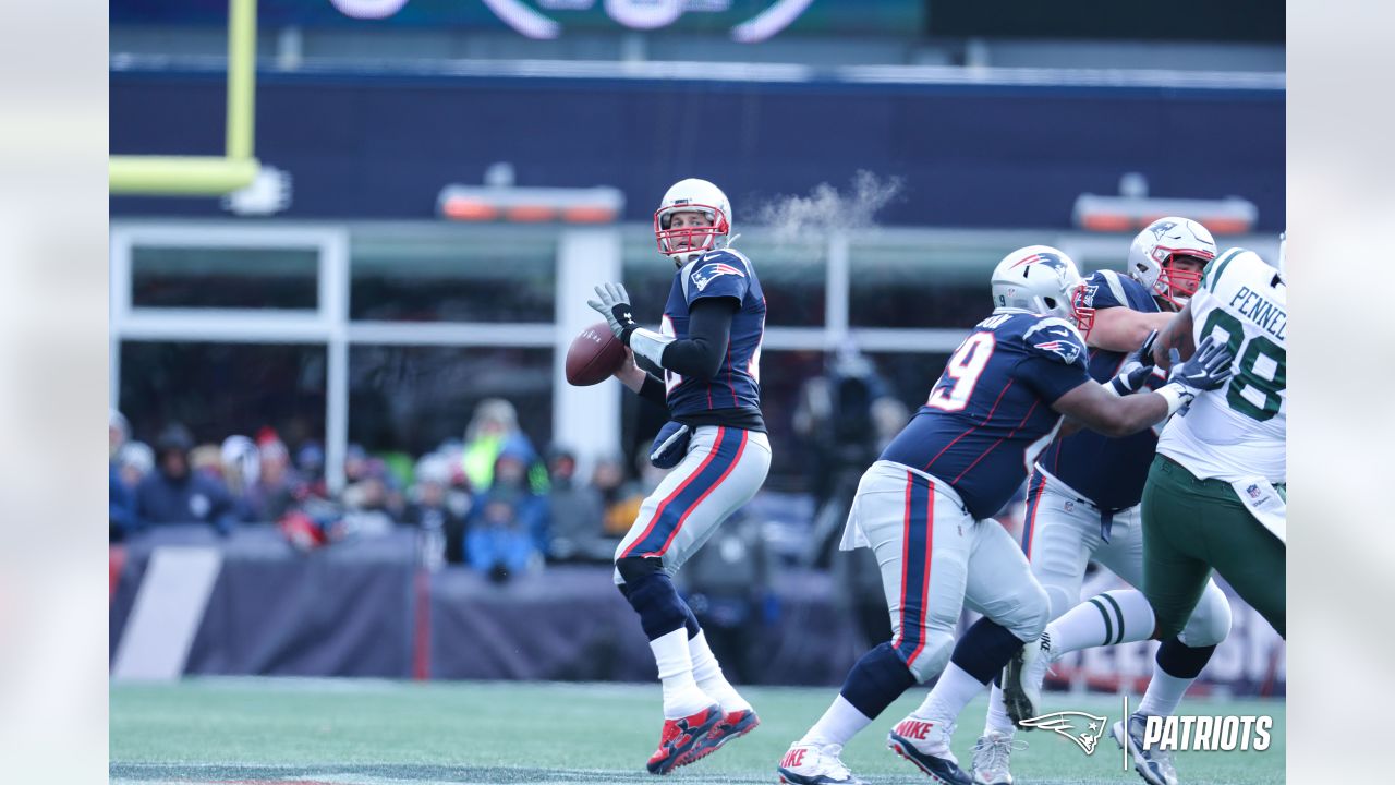 Throwback Photos: Patriots vs. Titans at Frozen Foxboro in 2004, Presented  by Empower