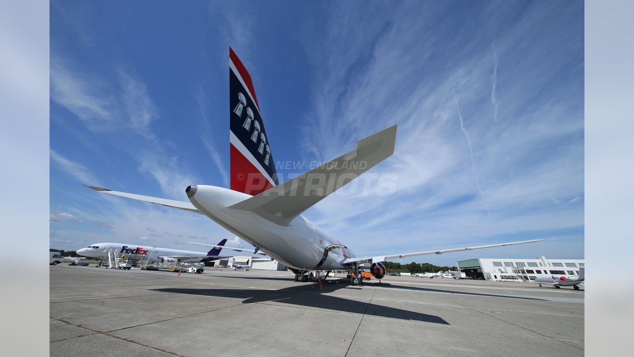 New England Patriots plane stops at Burlington airport