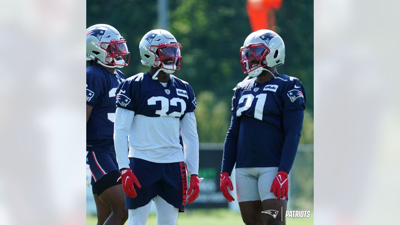 Jonnu Smith, Dont'a Hightower among 14 Patriots questionable for Sunday's  game vs. Chargers