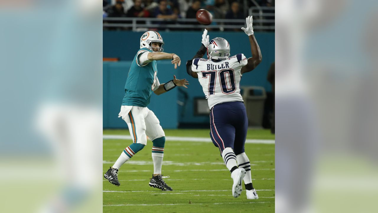 Brady intercepted twice as Dolphins beat Pats 27-20