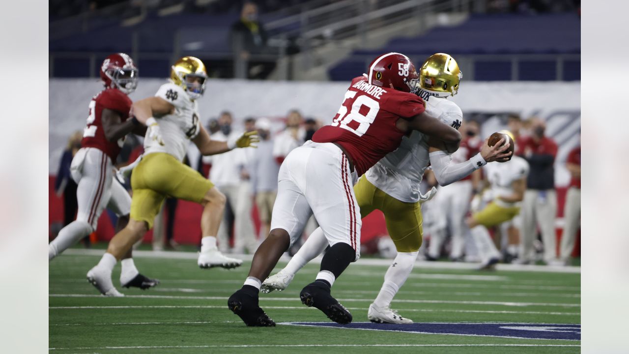 Patriots Trade Up in 2nd Round to Select Alabama DL Christian Barmore -  CLNS Media