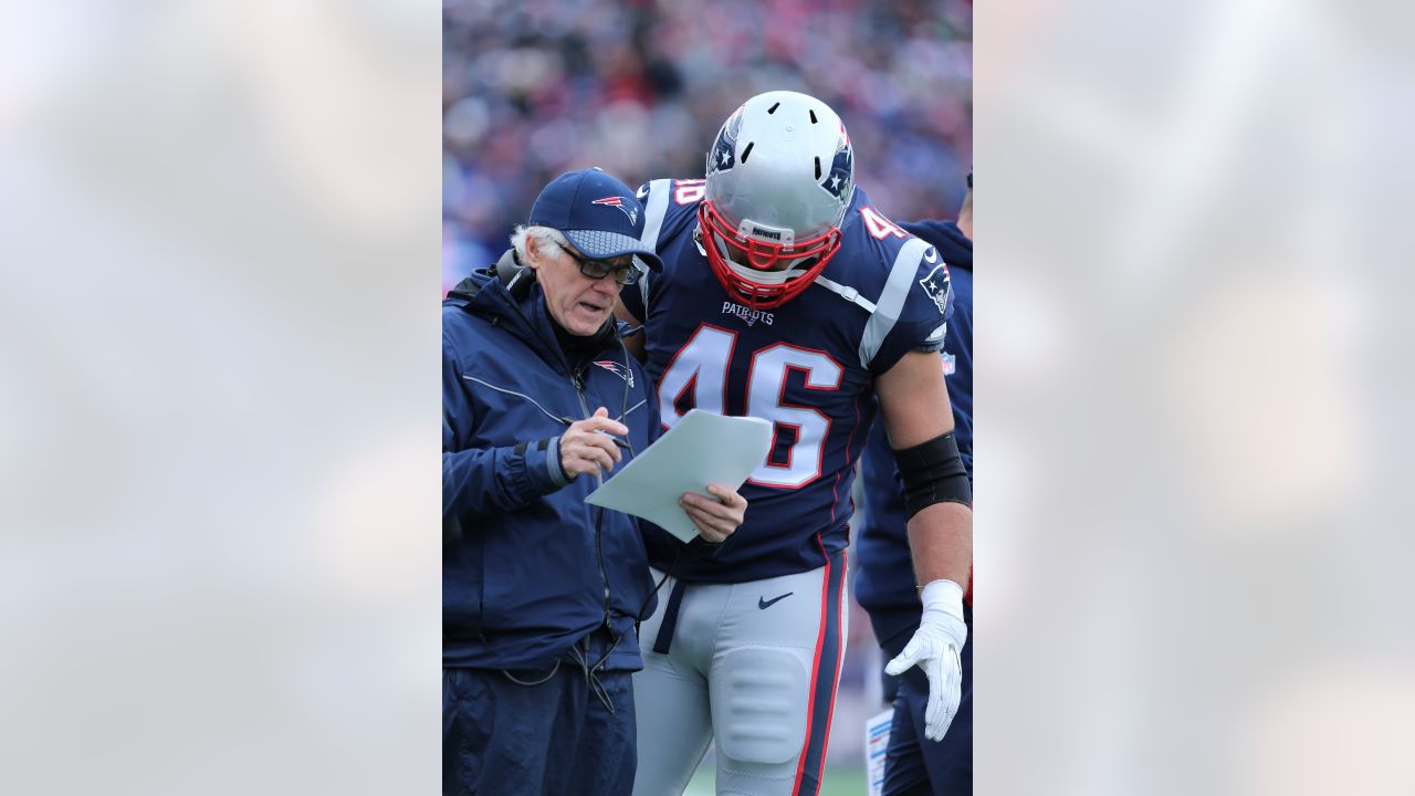 Robert Kraft surprised Dante Scarnecchia with Patriots HOF induction