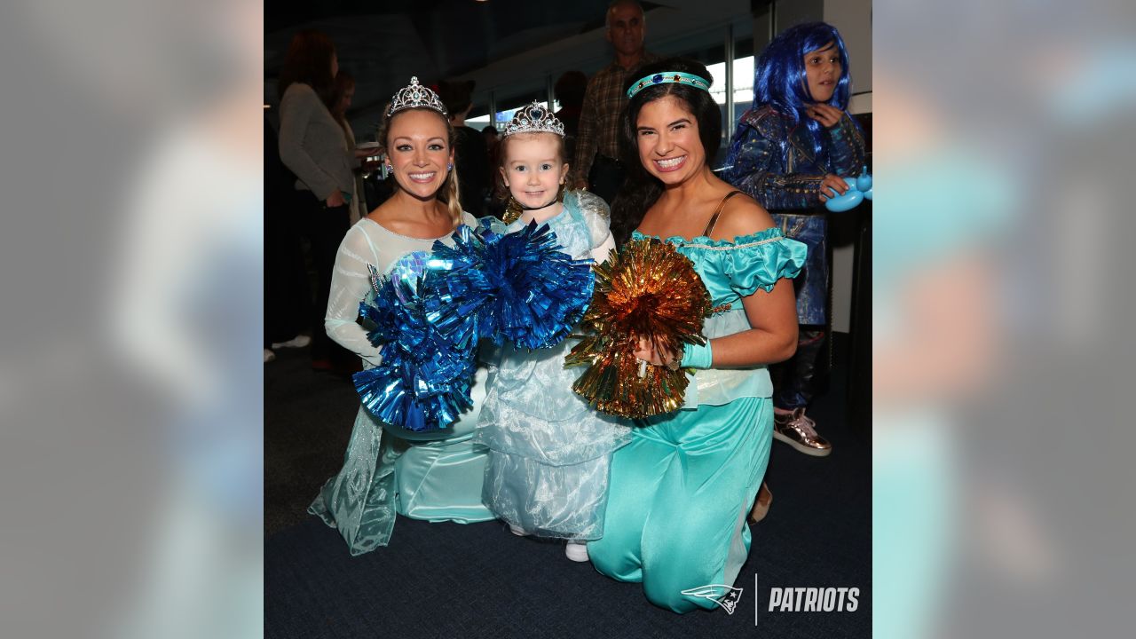 Patriots Dress Up As Disney Characters At Halloween Party For Pediatric Cancer Patients