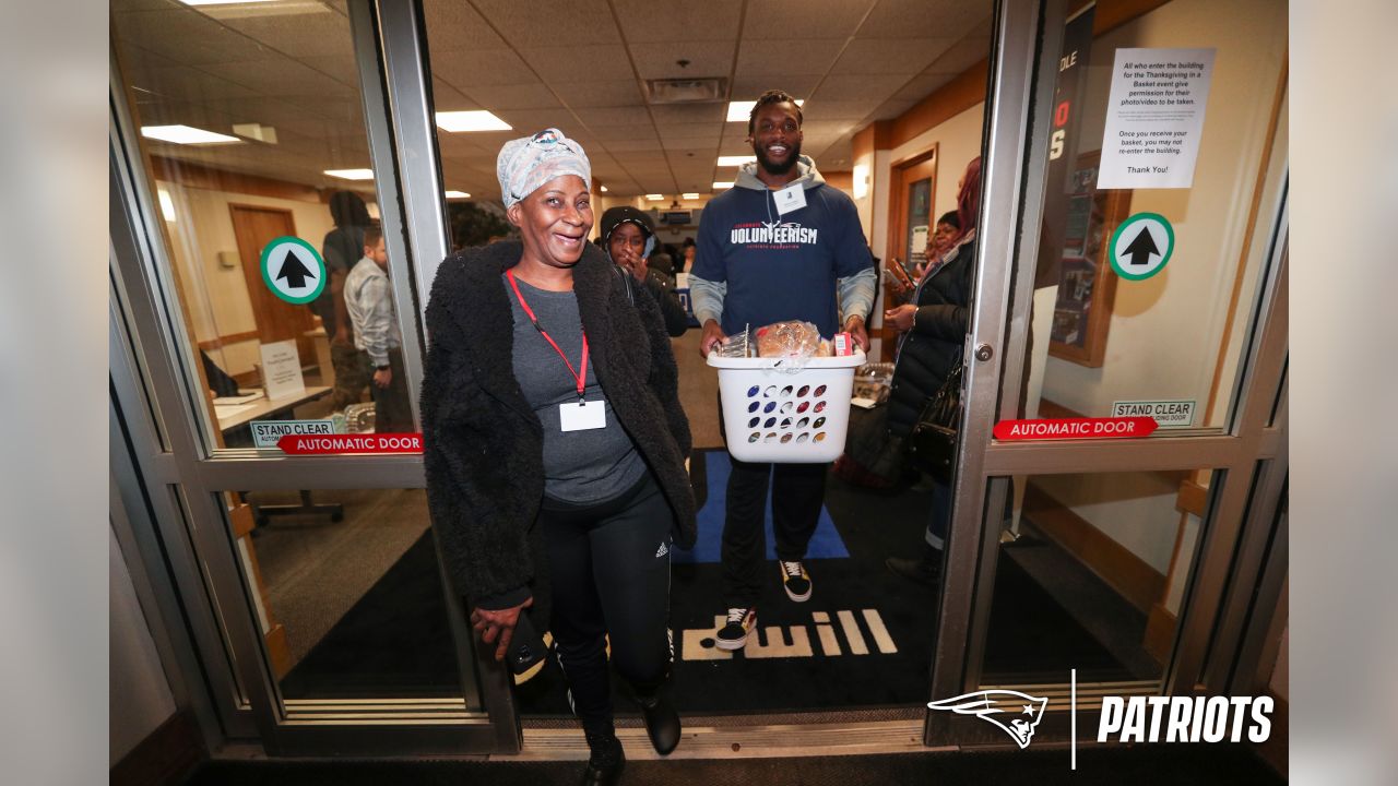 Two families gifted food, gas for Thanksgiving from NFL's Titans