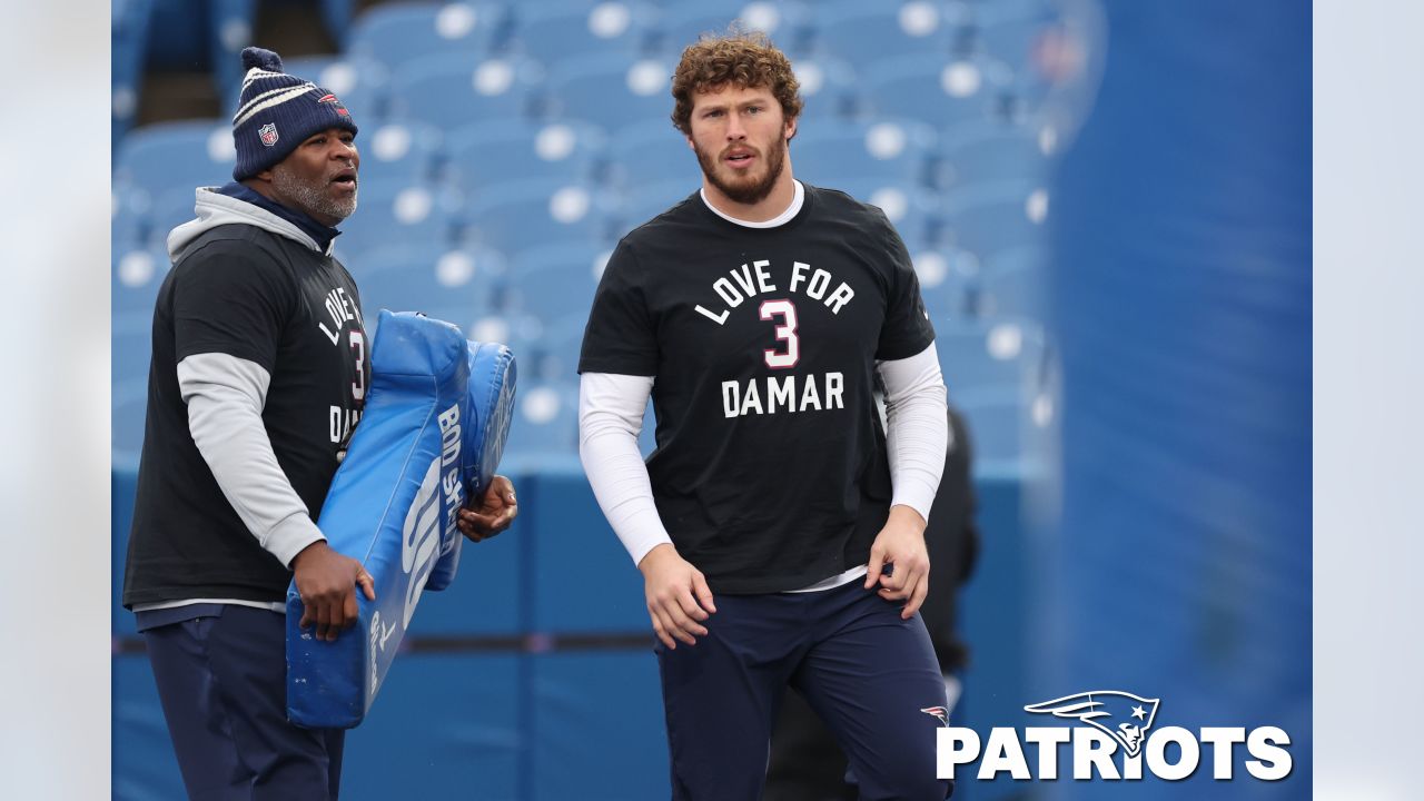 Photos: Patriots Players Wear 'Love For Damar' T-shirts Prior to