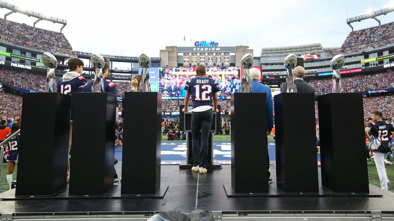 Tom Brady's Genuine Reaction To Patriots' Hall Of Fame Honor