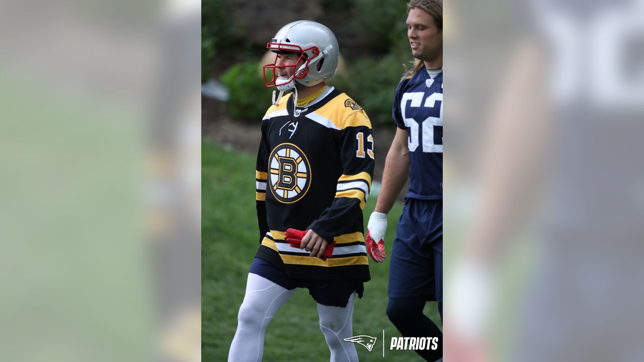 Julian Edelman shows up to final minicamp session in Bruins jersey