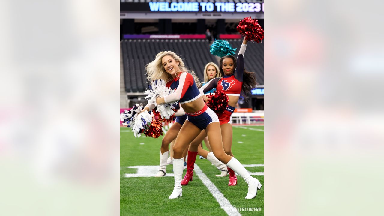 Patriots Cheerleader Victoria & Pat Patriot at the 2023 Pro Bowl