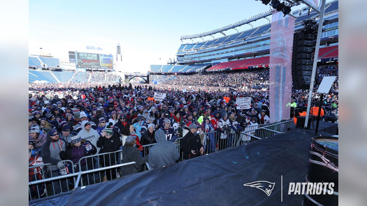 Patriots unveil Super Bowl LIII banner at Gillette Stadium 