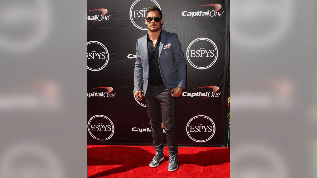 Danny Amendola  Nfl players, Nfl, Gameday outfit