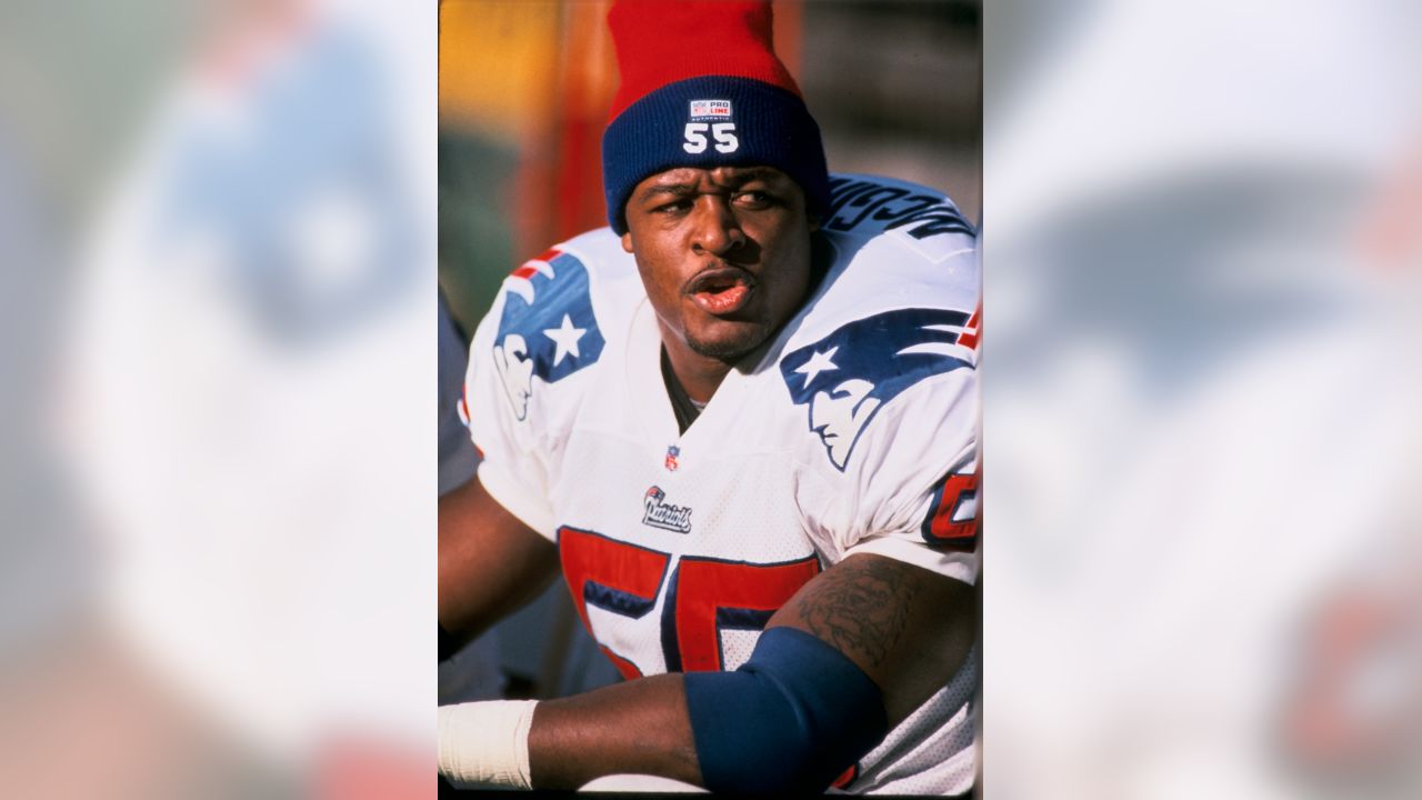 Patriots Hall of Famer Willie McGinest pens one last contract