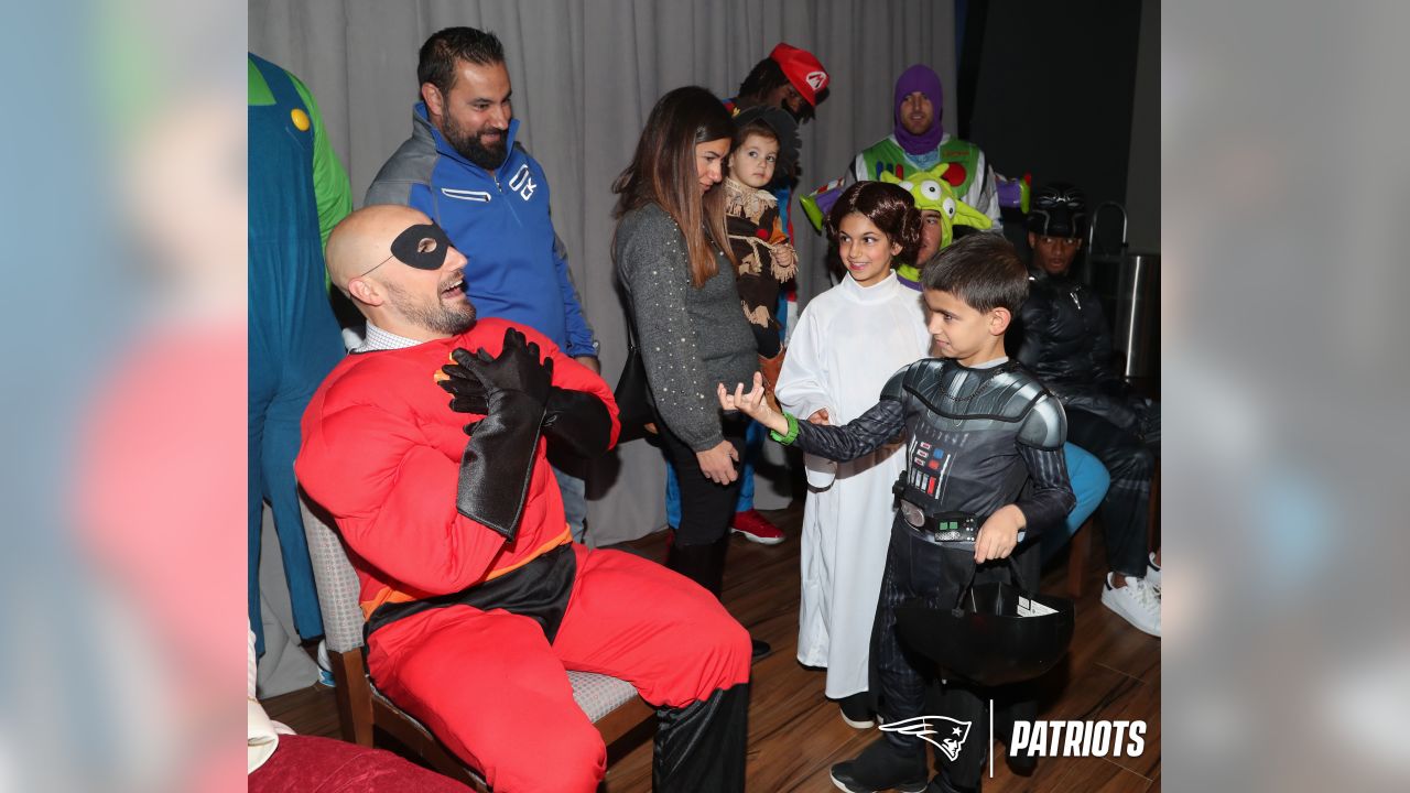 Photos Patriots Players Dress Up For Children S Halloween Party