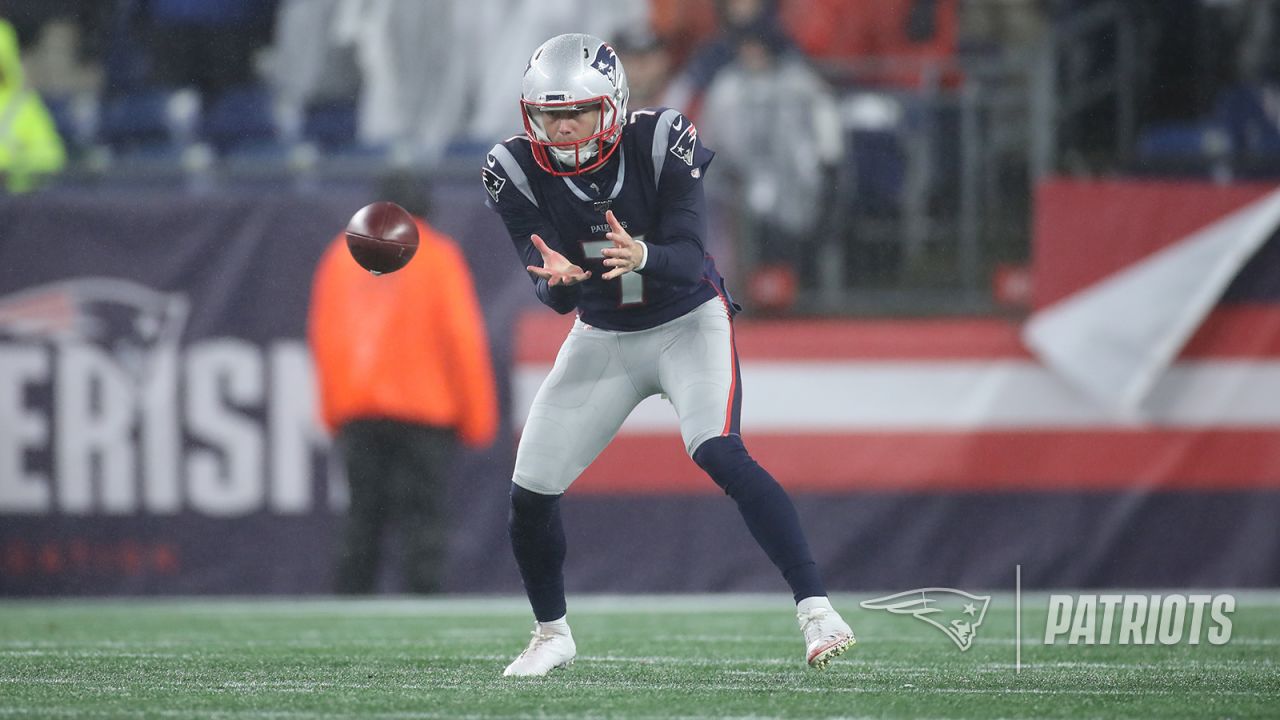 Tom Brady Roasted Himself for Throwback NFL Combine Photo - FanBuzz