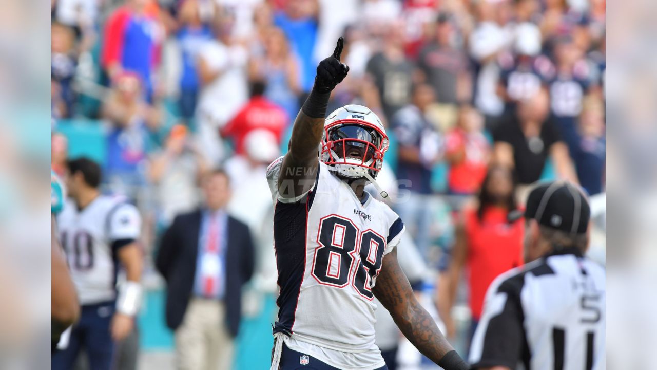 Patriots claim Martellus Bennett off waivers