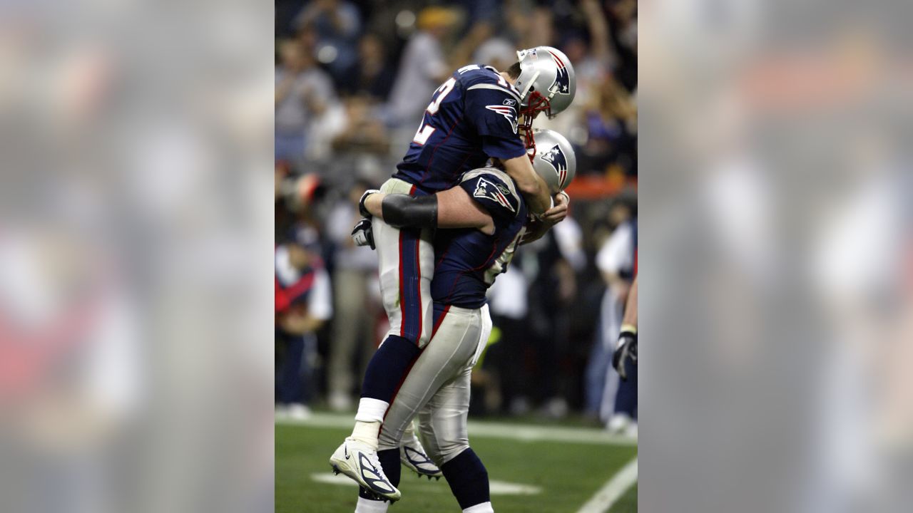 Feb 01, 2004; Houston, Texas, USA; Patriots QB TOM BRADY Celebrates winning  the MVP award of Super Bowl XXXVIII Stock Photo - Alamy