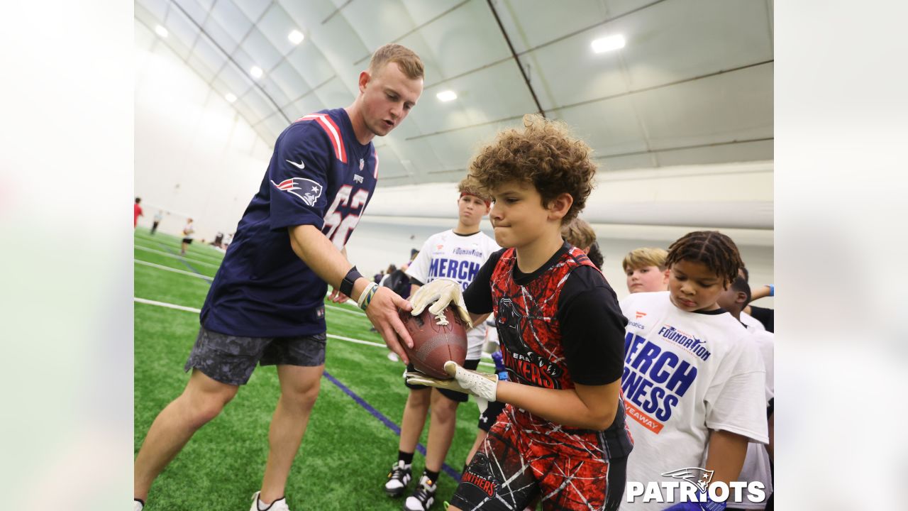 Patriots fans load up on championship gear